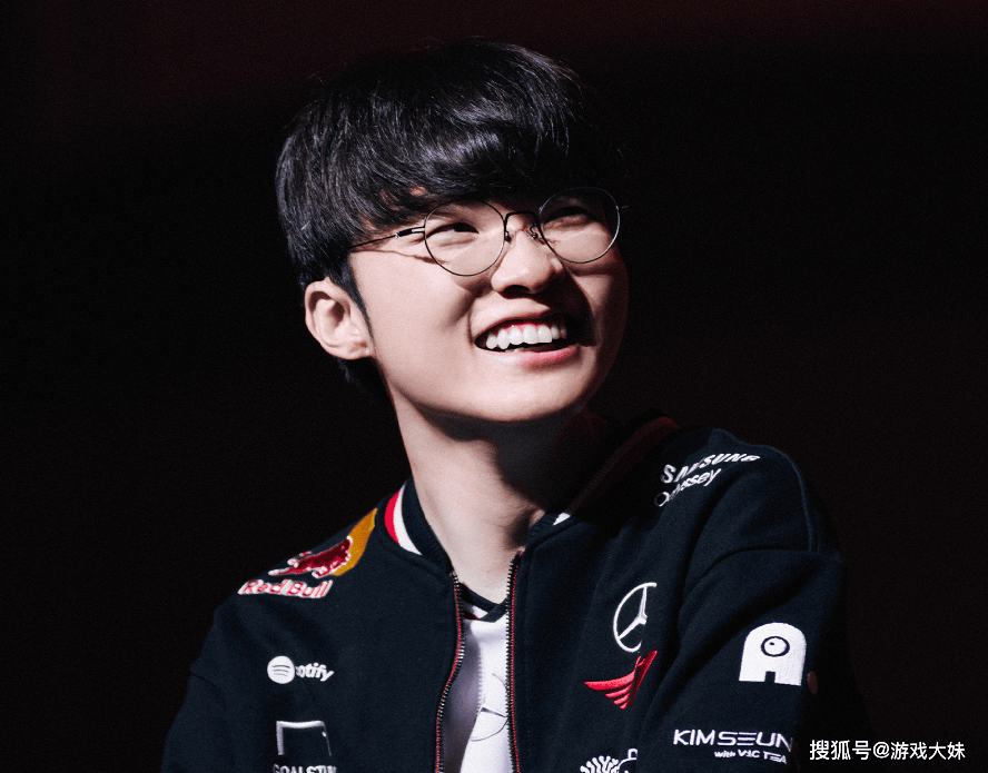 九游在线游戏平台关于Faker在C9比赛中爆冷，战术调整引发热议！的信息